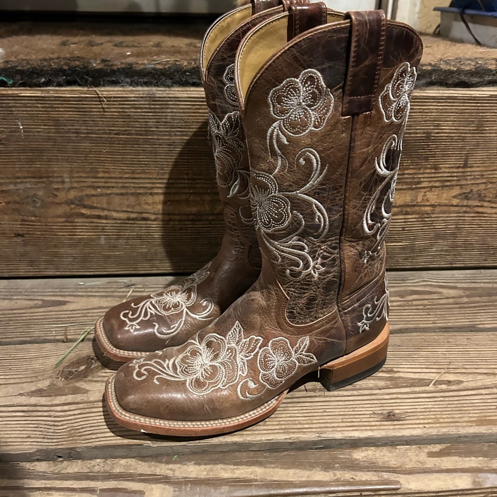 Shyanne Brown Leather Cowboy Boots